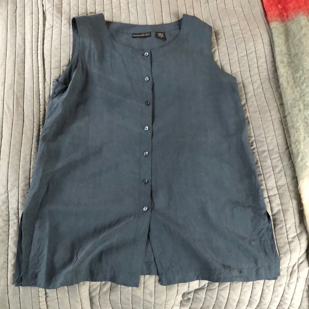 Banana Republic 100% Silk Top!
